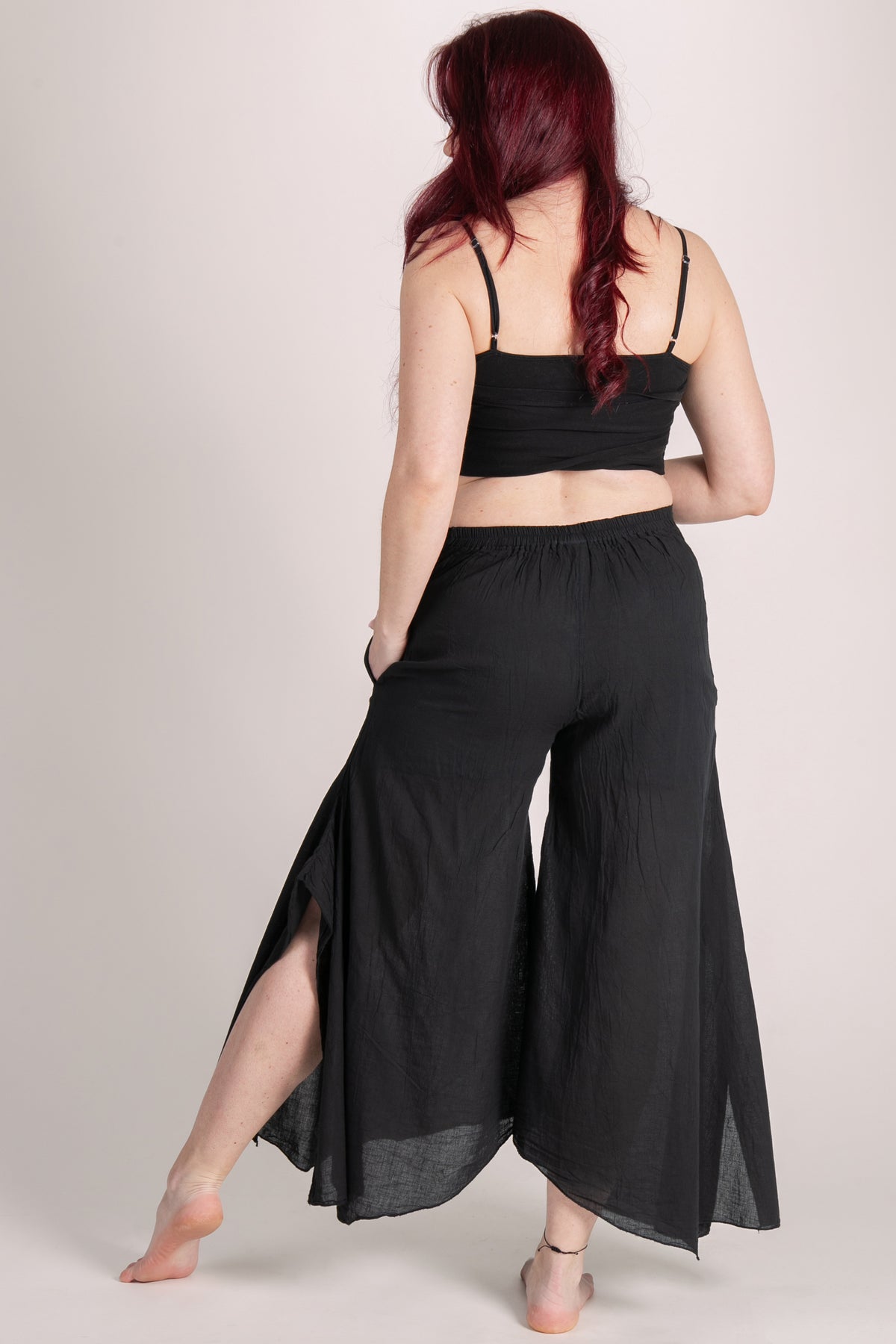 Breeze Black Cotton Artisan Palatsihousut - Berry Piper