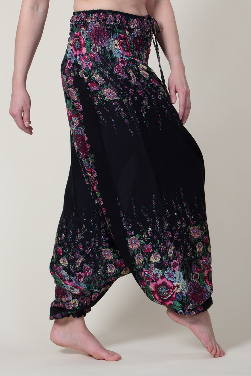 Floral Navy Artisan Jumpsuit Haaremihousut - Berry Piper