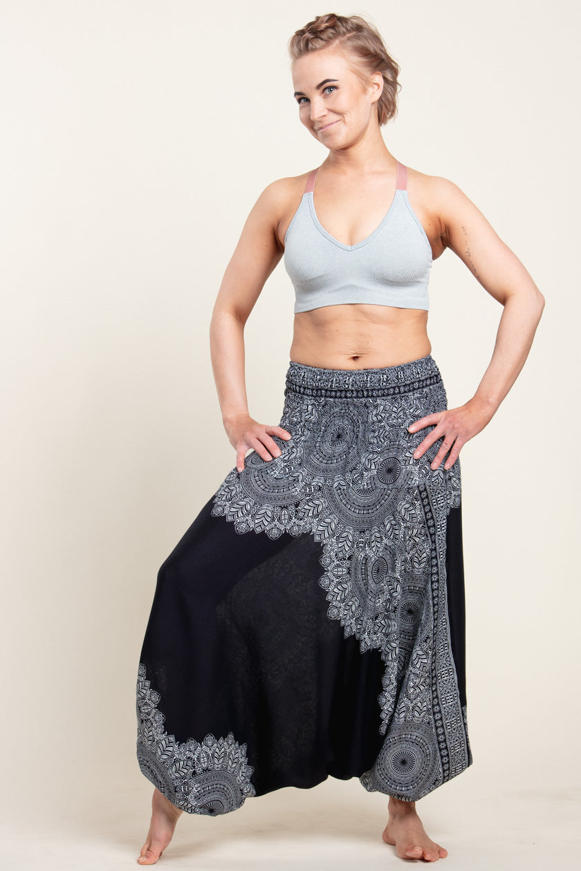 Border Mandala Black Artisan Jumpsuit Haaremihousut - Berry Piper