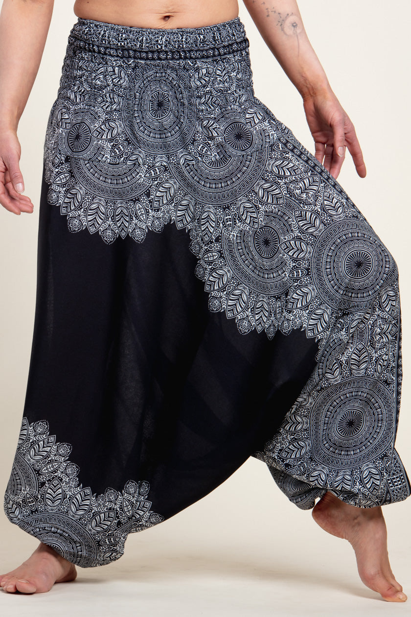 Border Mandala Black Artisan Jumpsuit Haaremihousut - Berry Piper