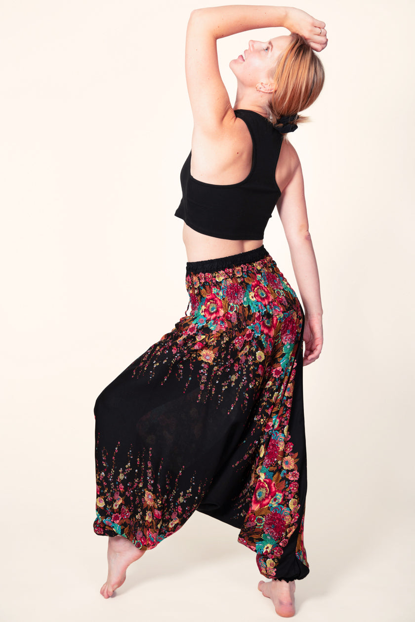 Floral Black Artisan Jumpsuit Haaremihousut - Berry Piper
