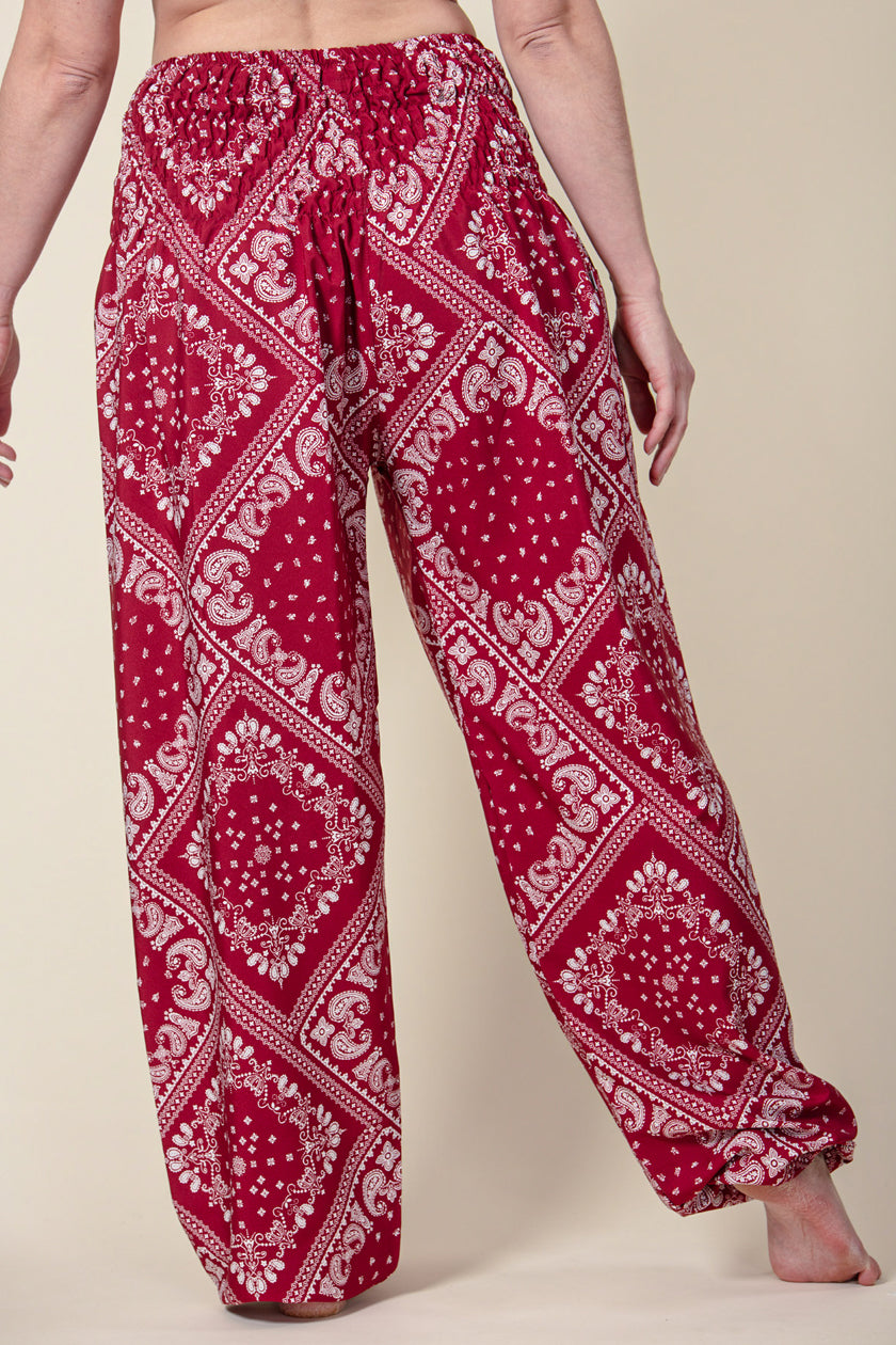 Extended Bandanna Paisley Red Artisan Haaremihousut - Berry Piper