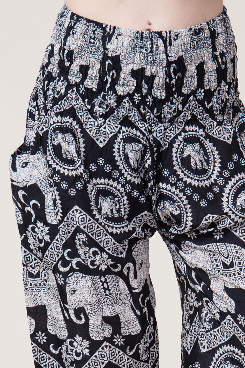 Imperial Elephant Black Artisan Haaremihousut - Berry Piper