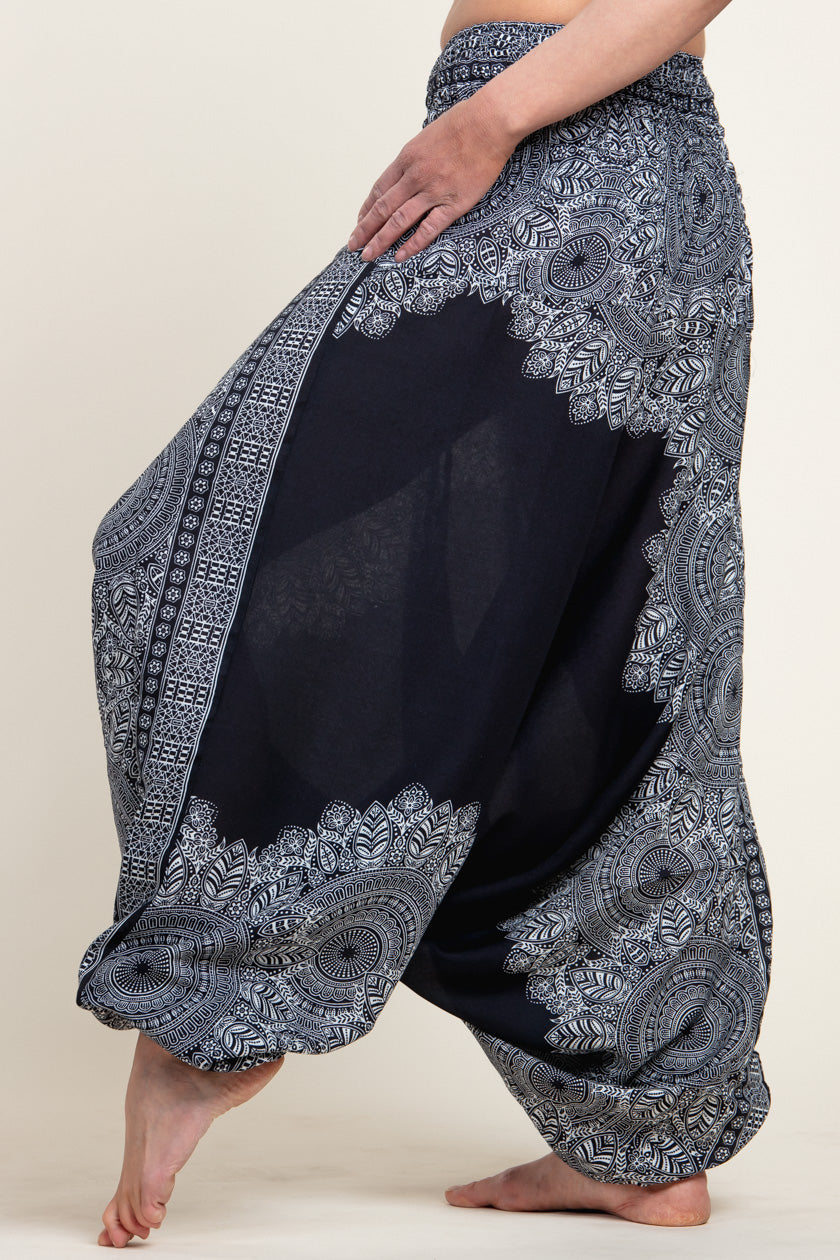 Border Mandala Black Artisan Jumpsuit Haaremihousut - Berry Piper