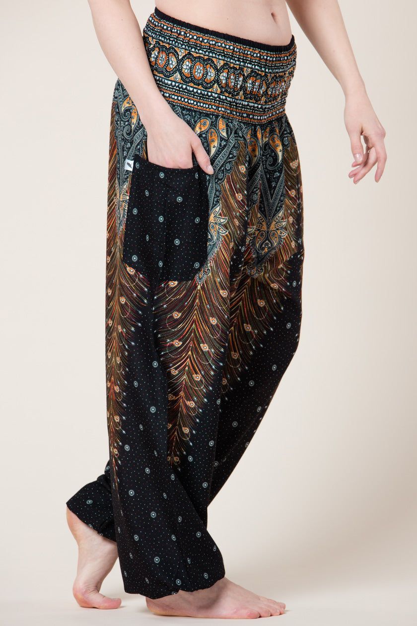 Peacock Feather Black Artisan Haaremihousut - Berry Piper